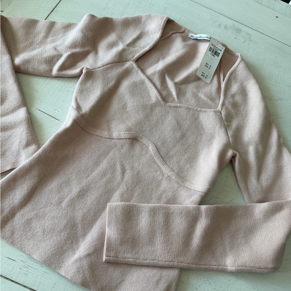 Abercrombie & Fitch taupe *beige sweater * NWT* size xs